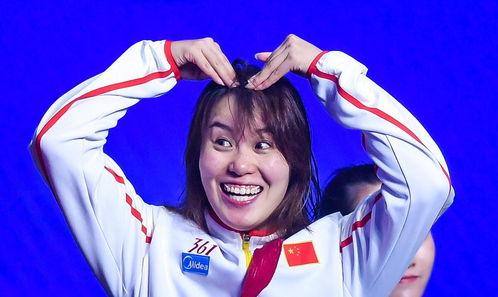 为了进娱乐圈吃瓜她红了,她如何凭借吃瓜走红？  第3张