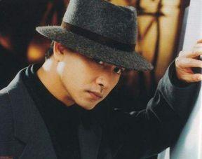 娱乐吃瓜君模仿张国荣,穿越时空的歌声，重温经典瞬间  第2张