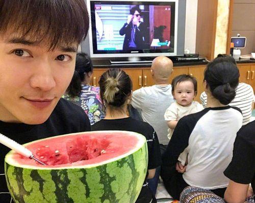 娱乐圈吃瓜群众图片  第2张