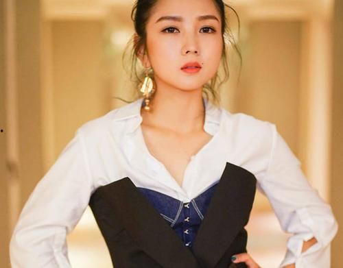 娱乐吃瓜二人组视频,带你领略幕后花絮与趣味瞬间 第3张 娱乐吃瓜二人组视频,带你领略幕后花絮与趣味瞬间 第3张